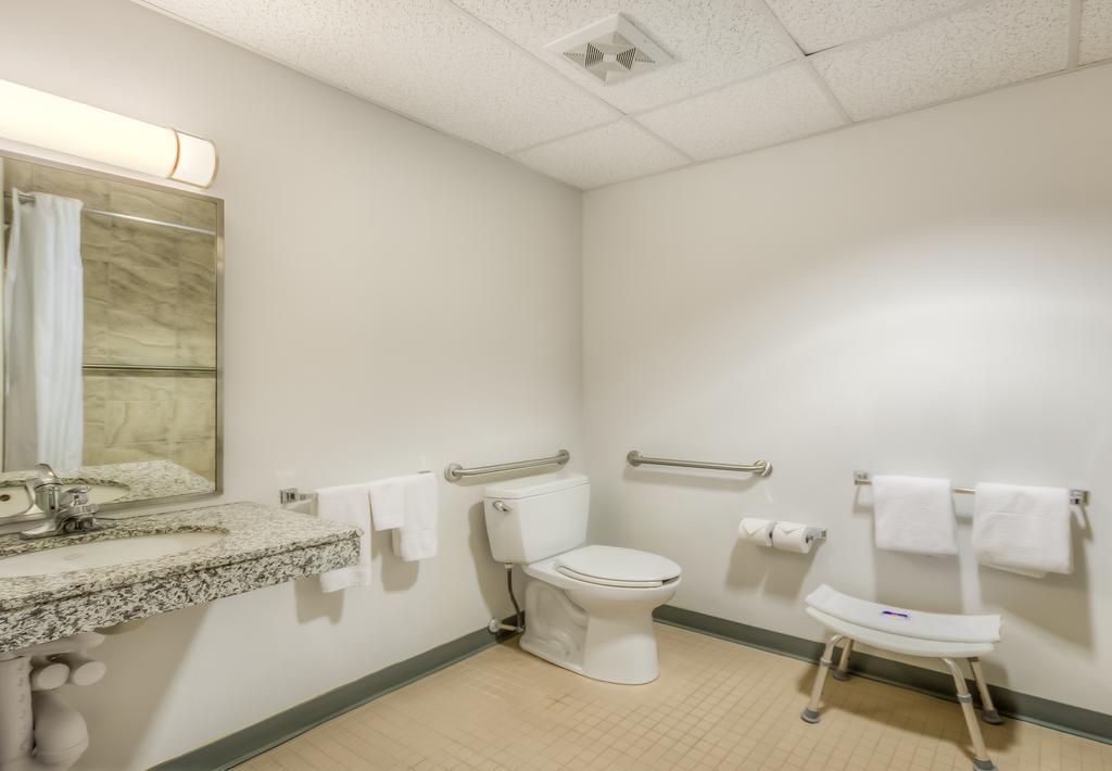 Motel 6-Estevan, Sk Екстер'єр фото