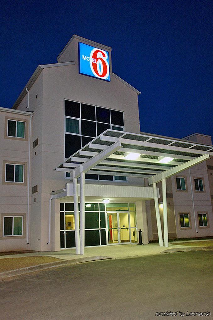 Motel 6-Estevan, Sk Екстер'єр фото