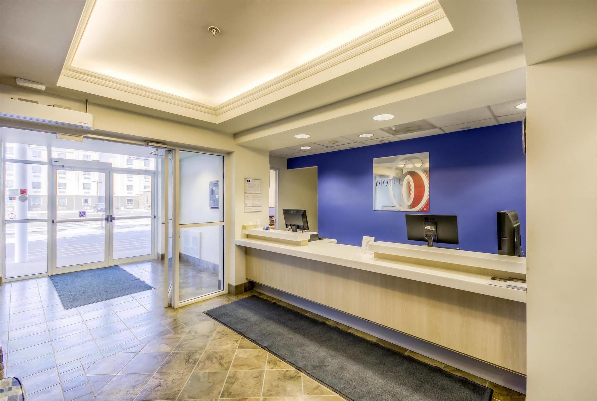 Motel 6-Estevan, Sk Екстер'єр фото