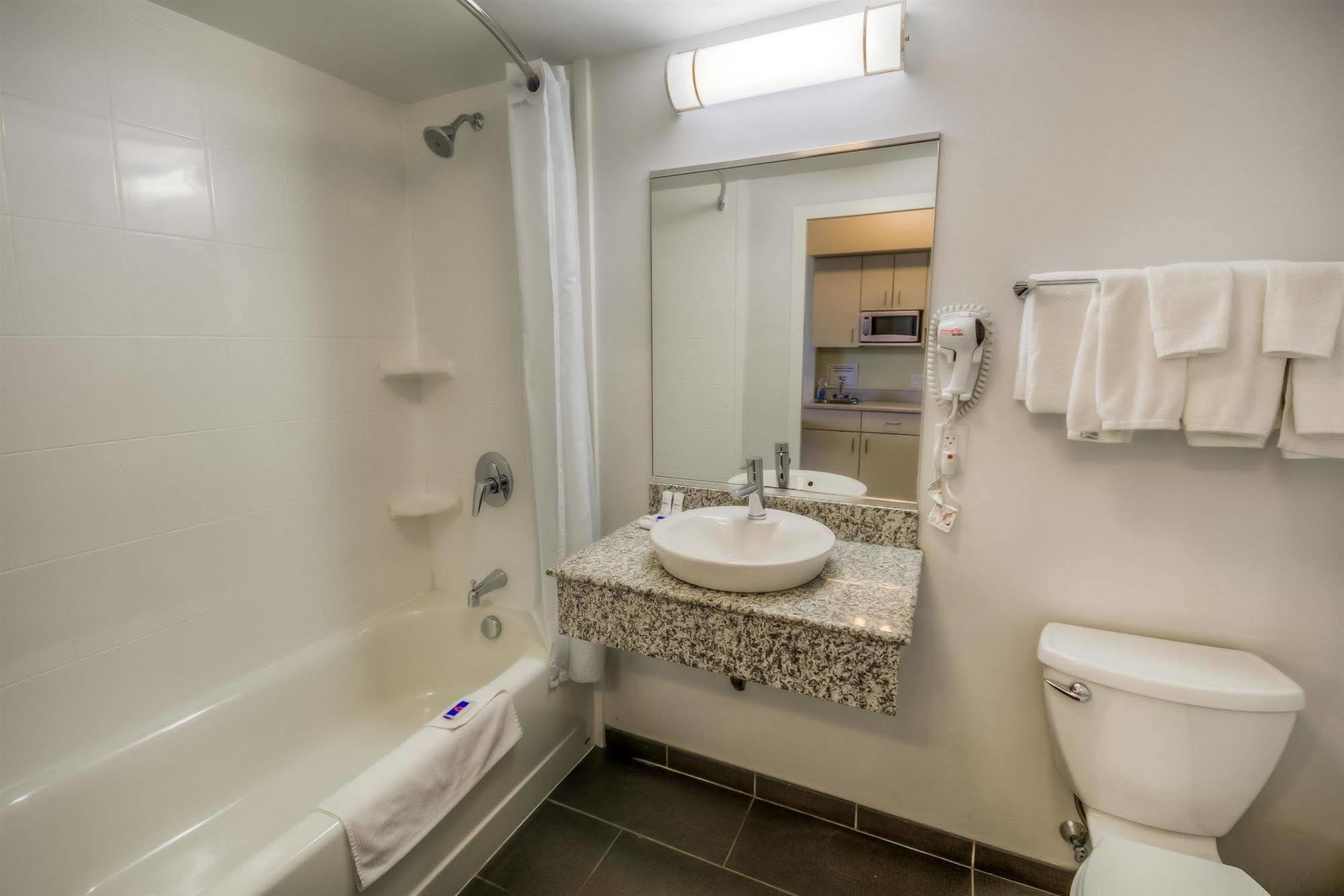 Motel 6-Estevan, Sk Екстер'єр фото