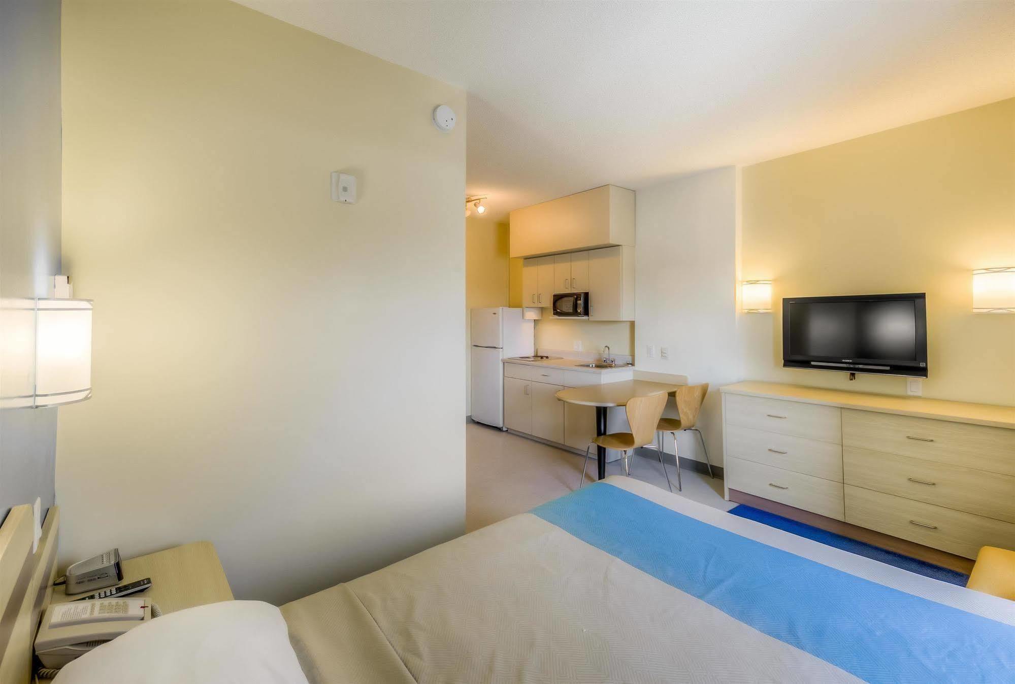 Motel 6-Estevan, Sk Екстер'єр фото