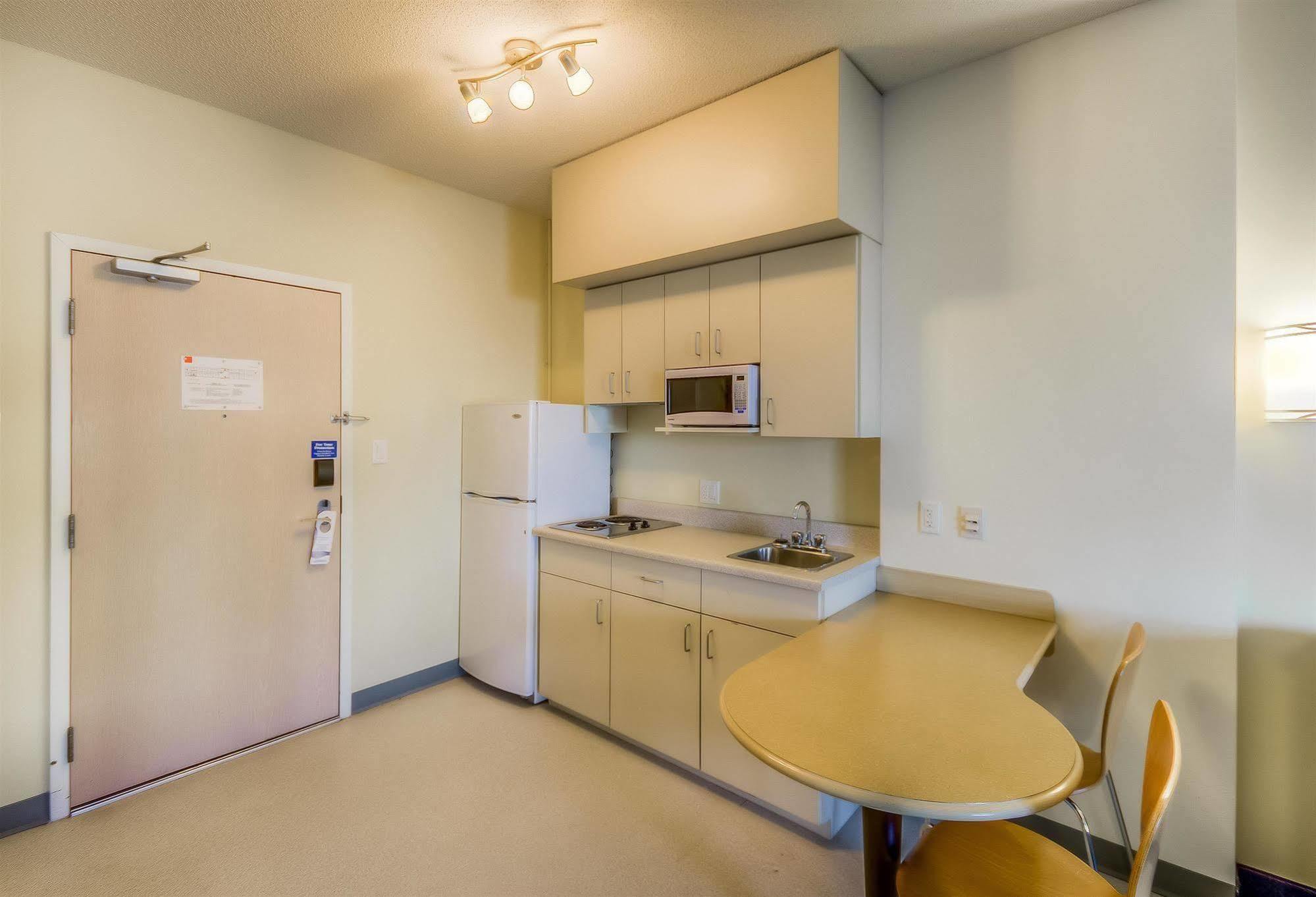 Motel 6-Estevan, Sk Екстер'єр фото