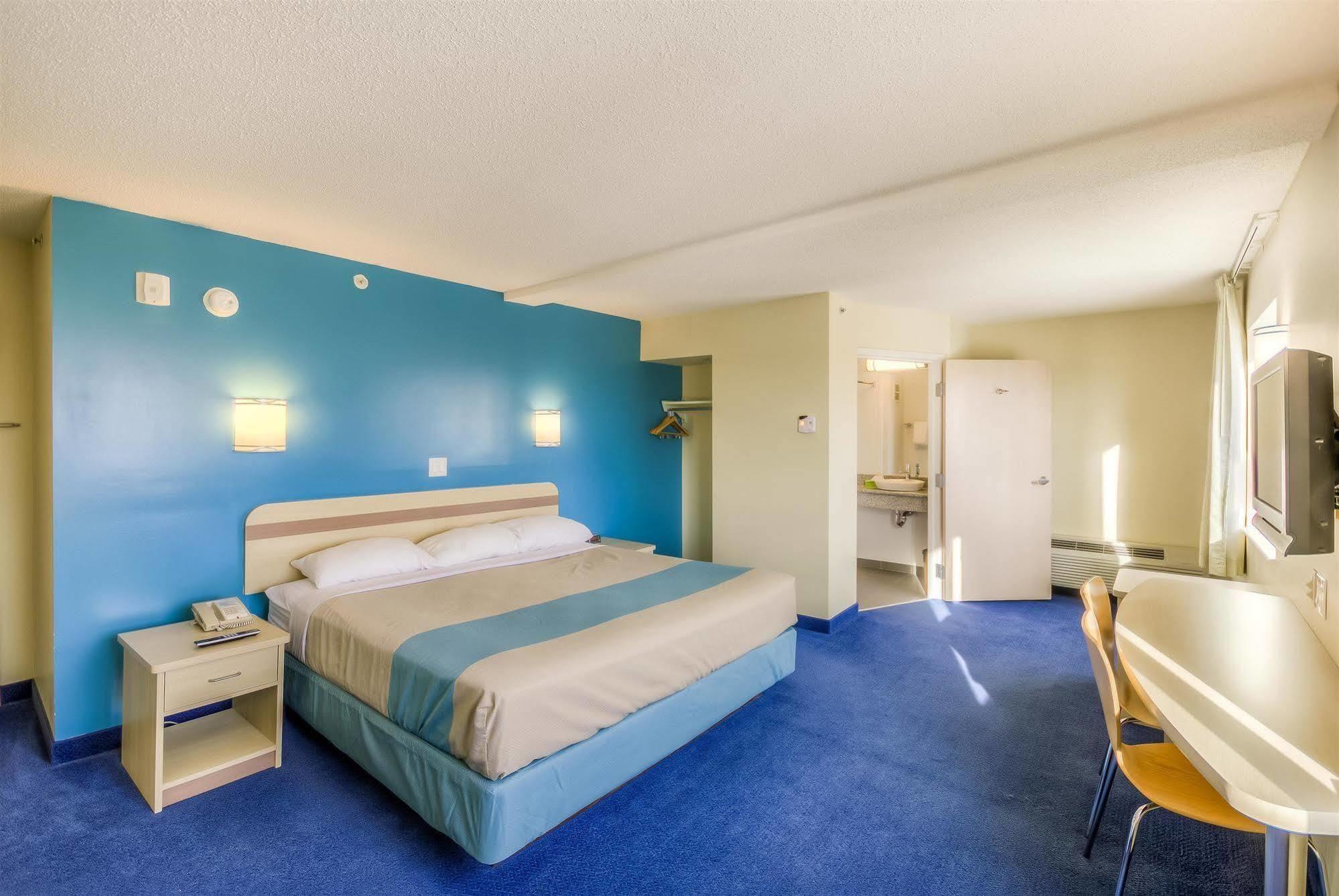 Motel 6-Estevan, Sk Екстер'єр фото