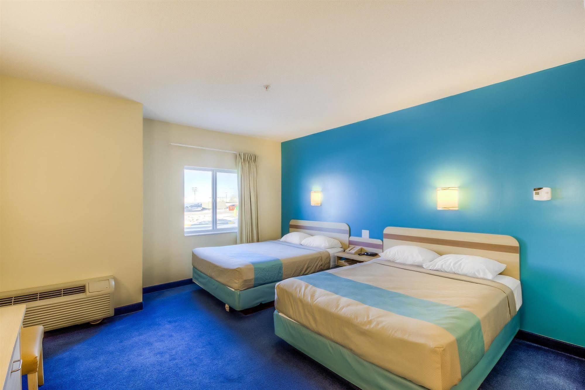 Motel 6-Estevan, Sk Екстер'єр фото
