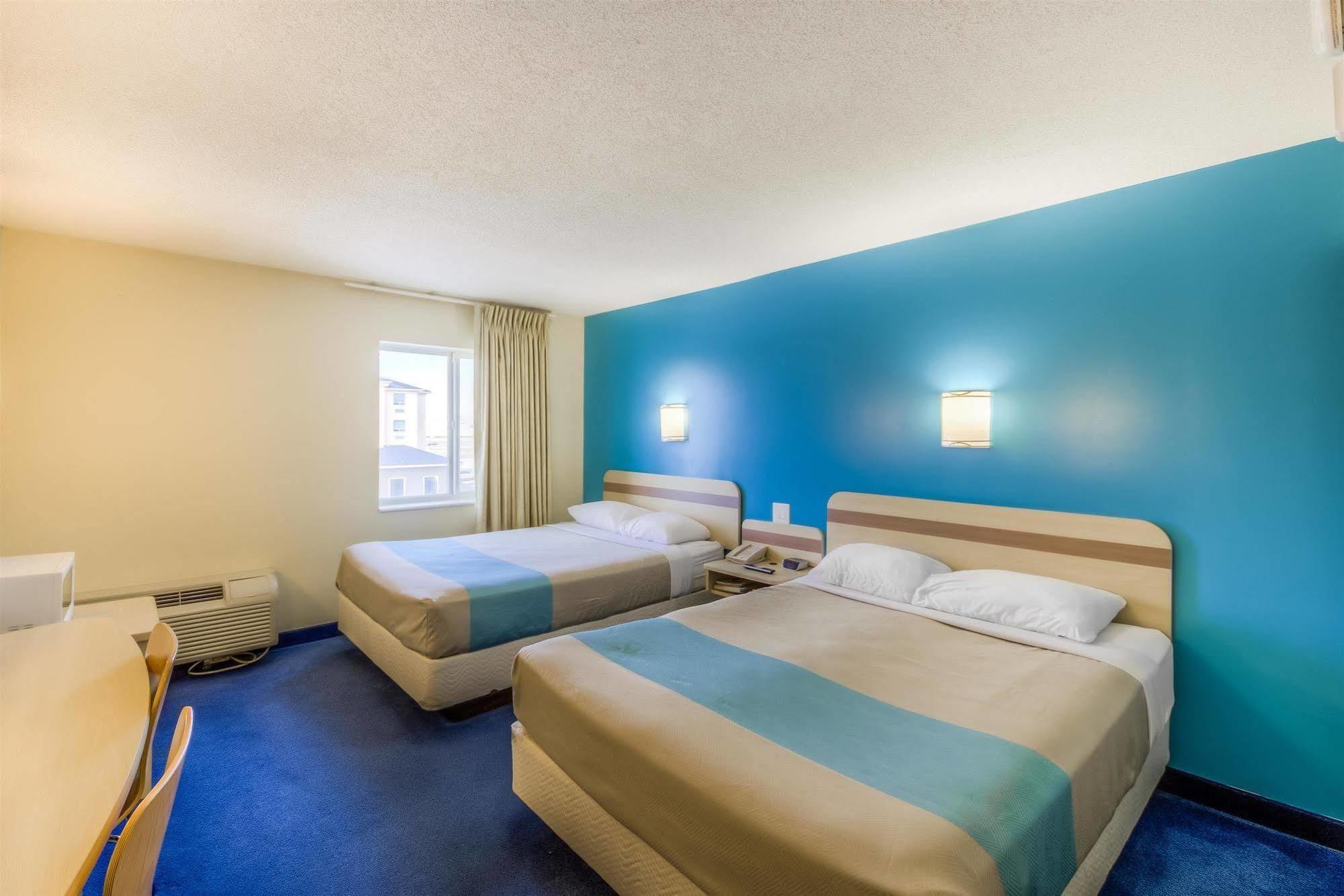 Motel 6-Estevan, Sk Екстер'єр фото