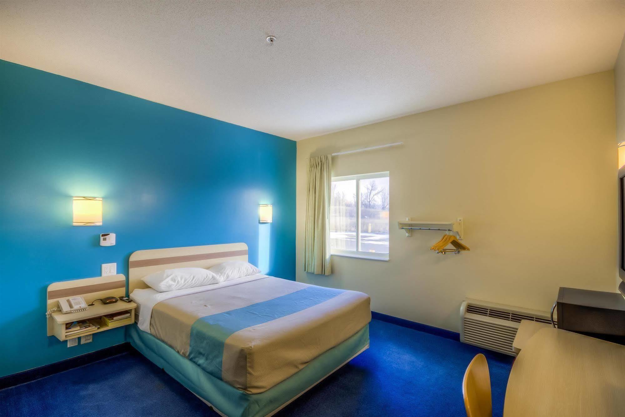Motel 6-Estevan, Sk Екстер'єр фото