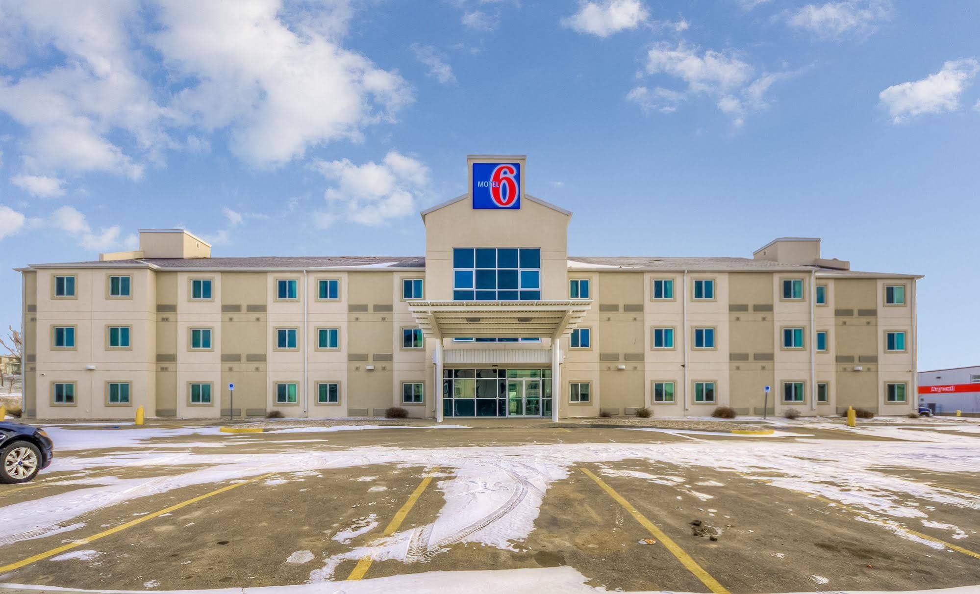 Motel 6-Estevan, Sk Екстер'єр фото